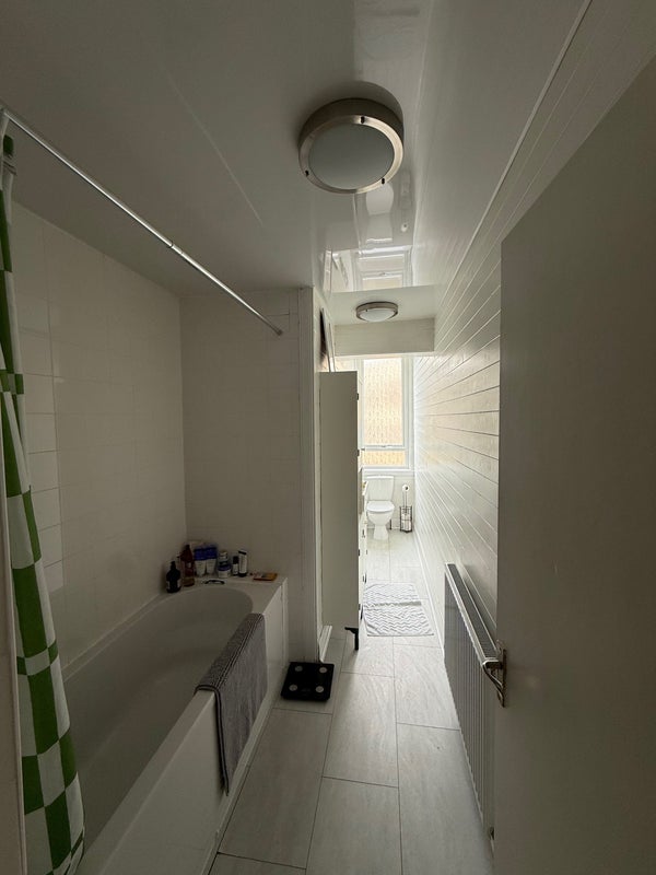 Room Great Junction Street in City of Edinburgh