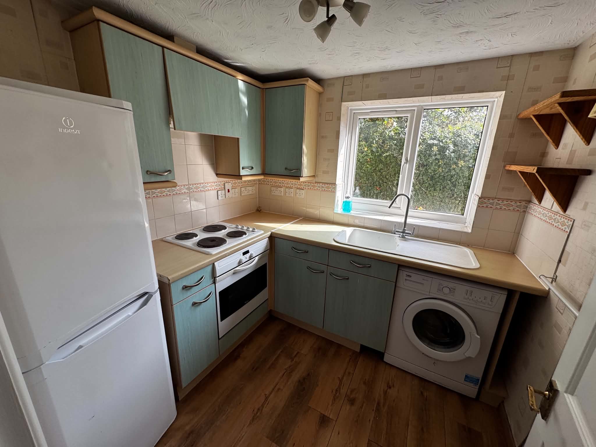 Flat Tarn Howes Close in Thatcham