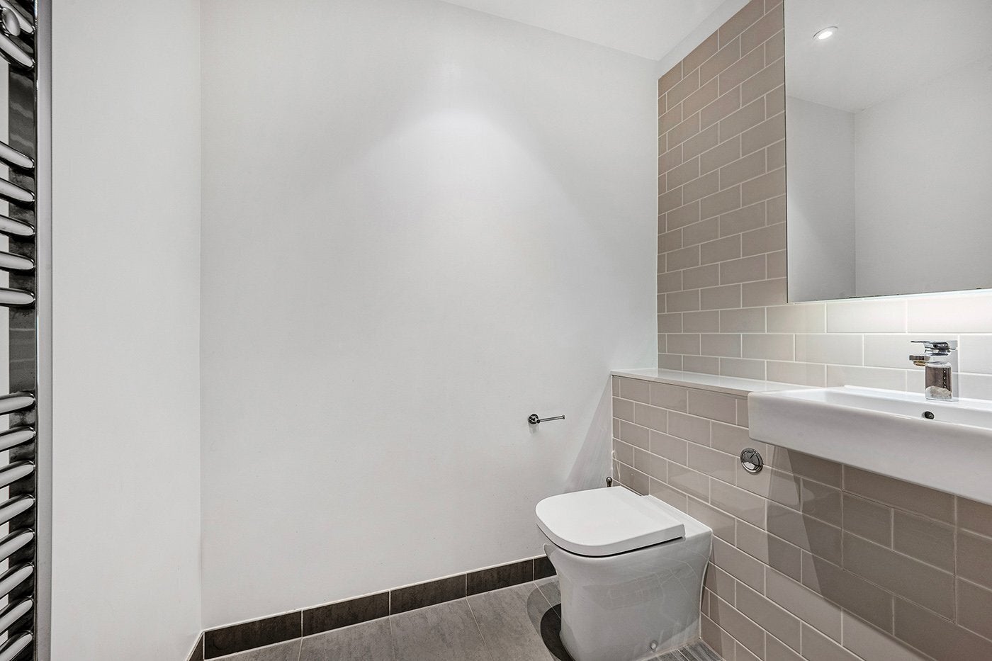 Flat Elba Place in Greater London