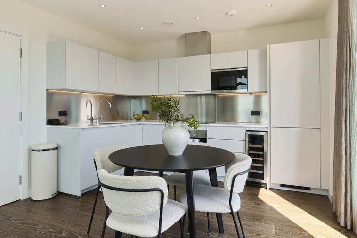 Flat Salusbury Road in Greater London