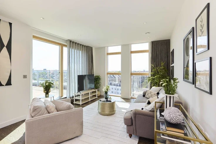 Flat Salusbury Road in Greater London