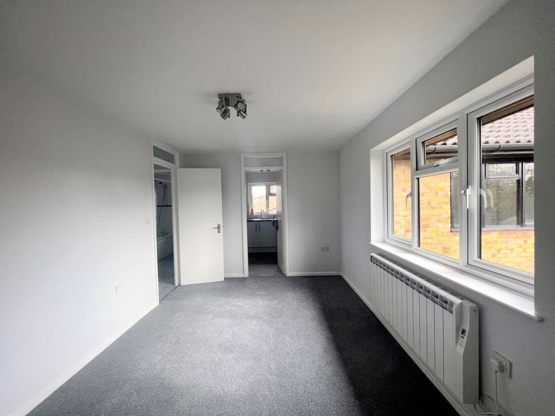 Flat Stapylton Road in Greater London