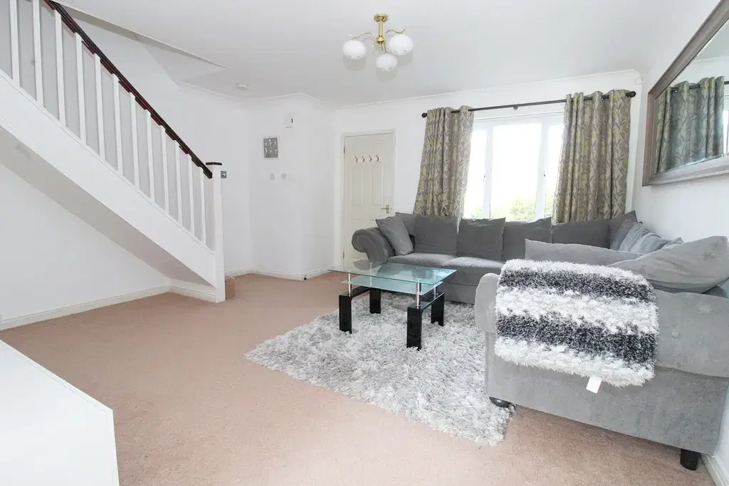 House Ajax Close in Rugby