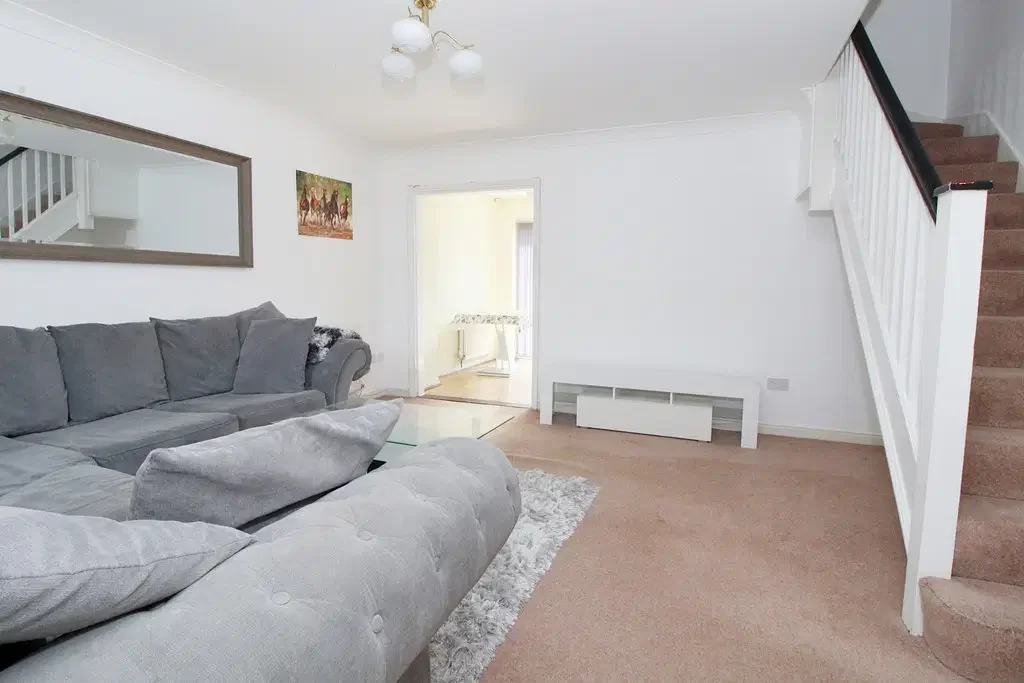 House Ajax Close in Rugby