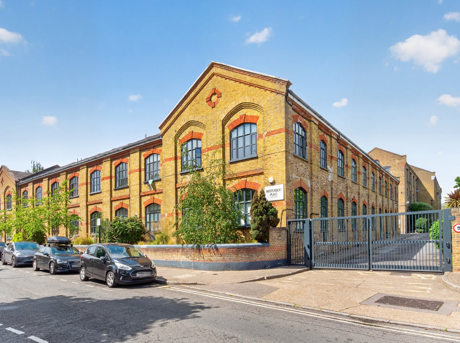 House Independent Place in Greater London