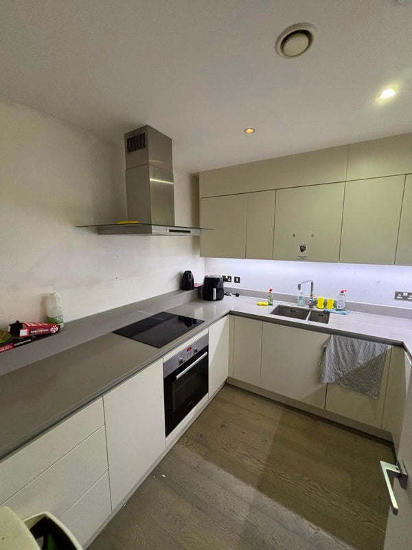 Room Arniston Way in Greater London