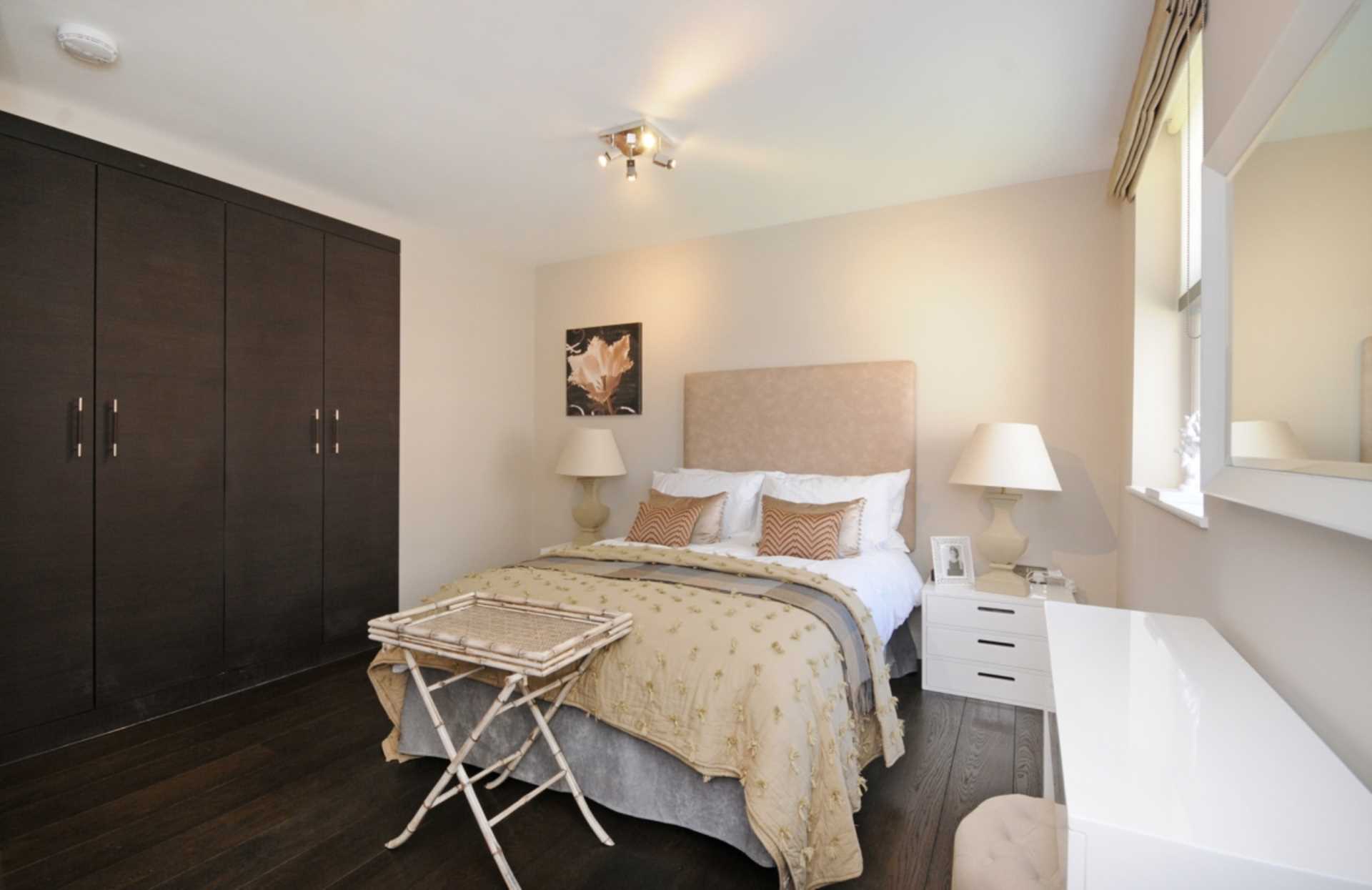 Flat Boydell Court in London