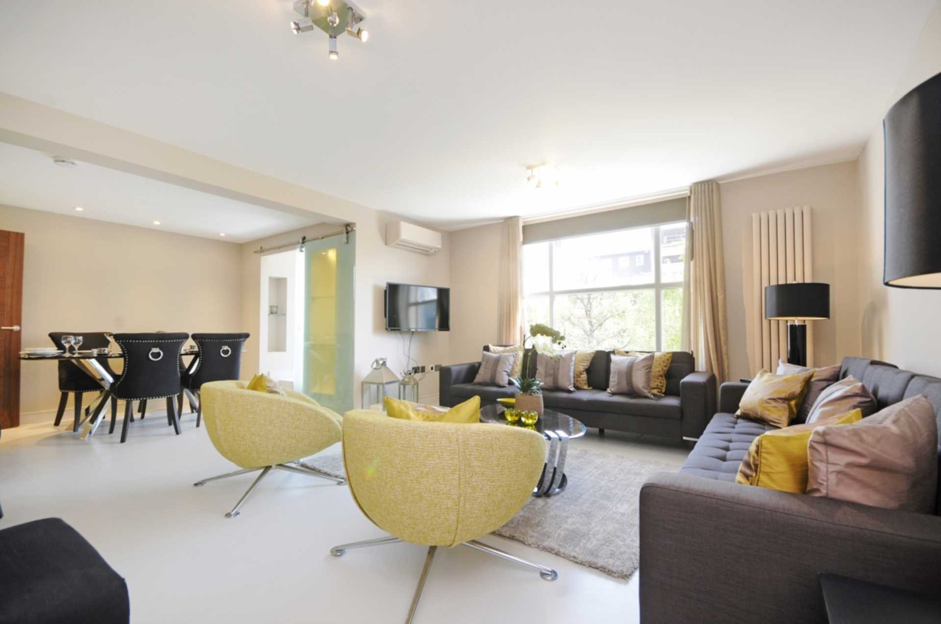 Flat Boydell Court in London