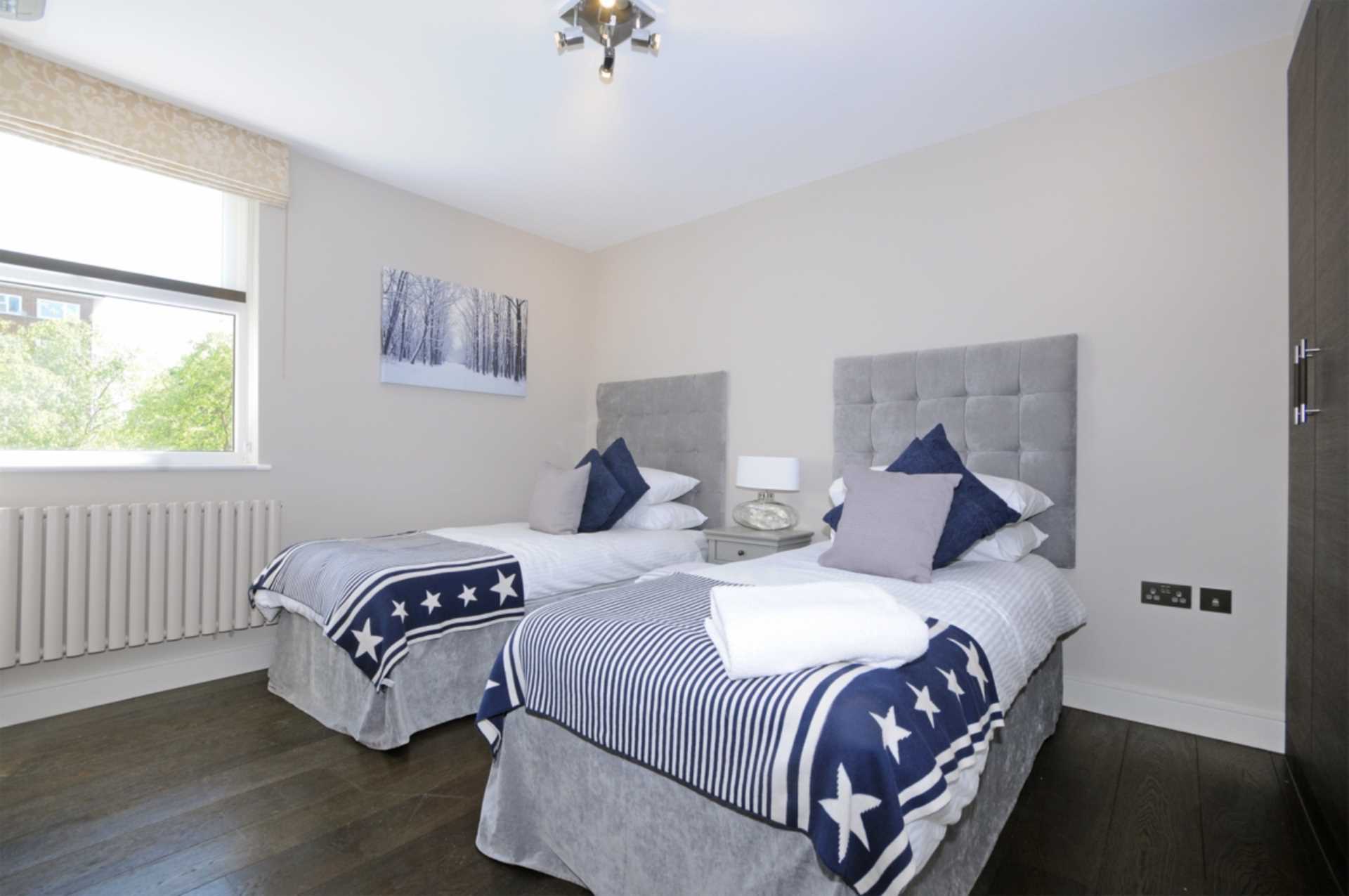 Flat Boydell Court in London