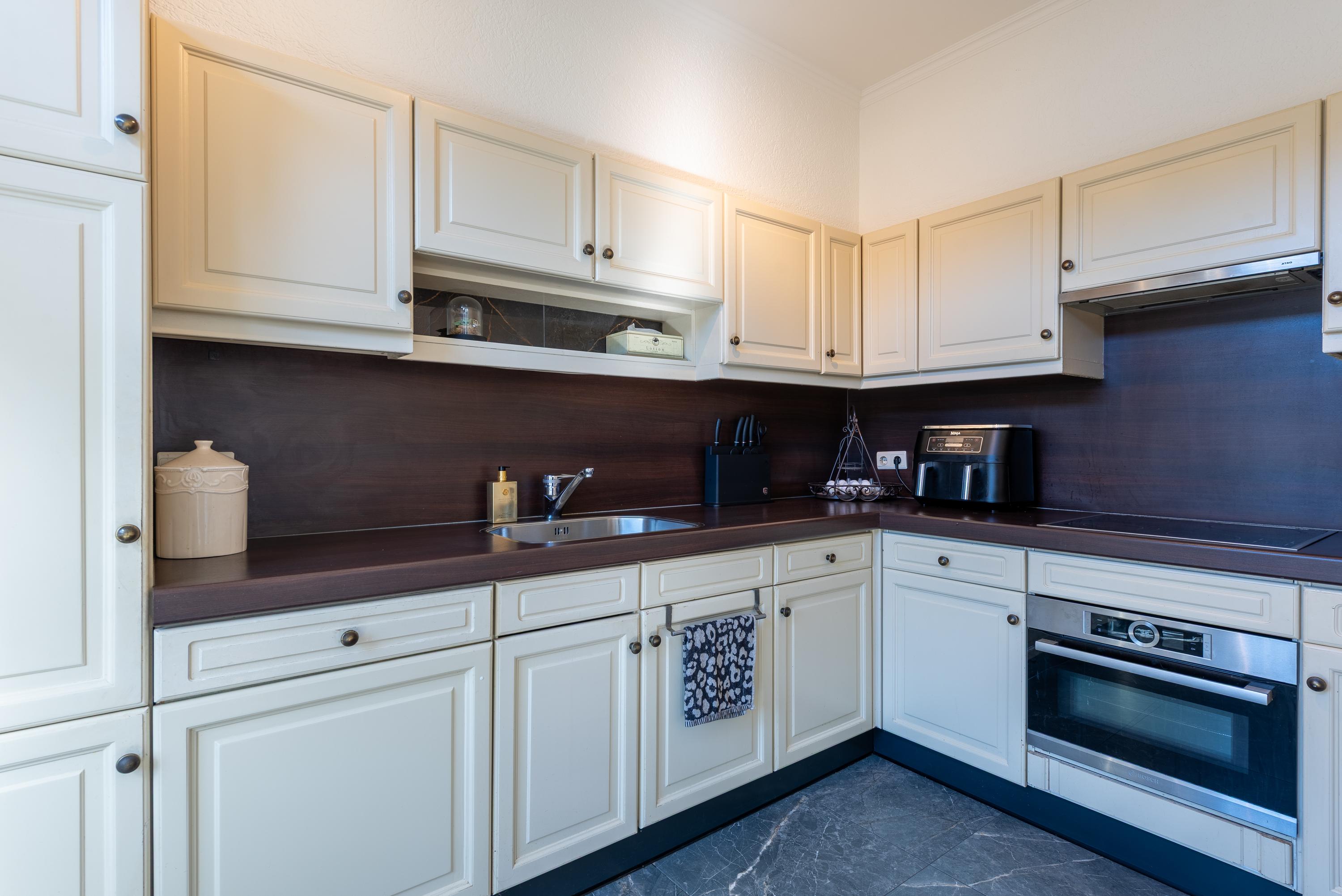 Tussenwoning te koop: Basstraat 40, Helmond