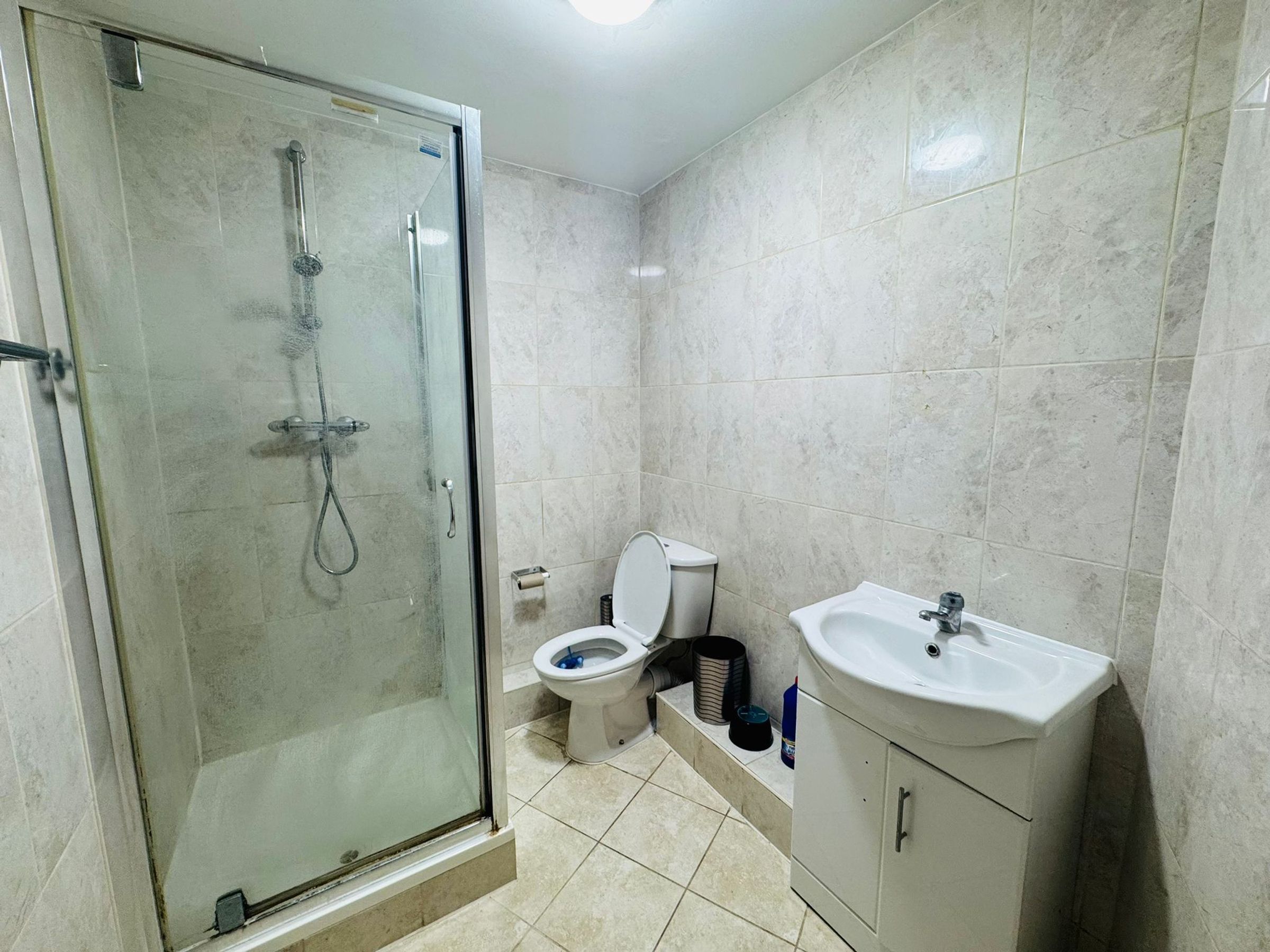 Flat Cranbrook Road in Greater London