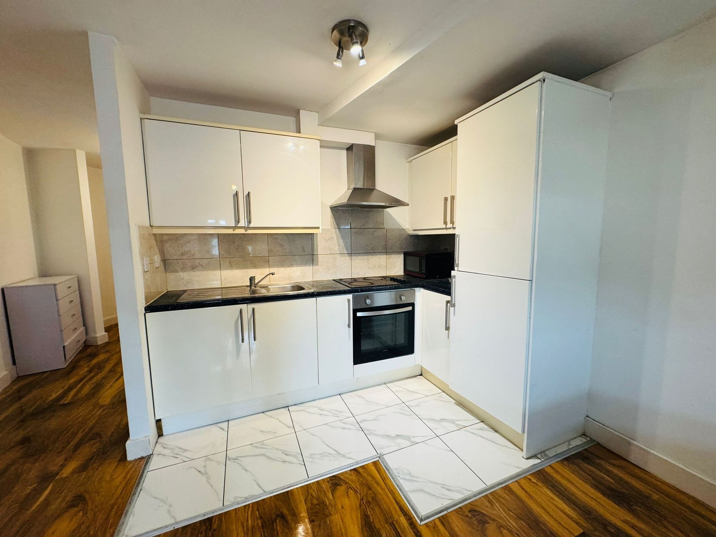 Flat Cranbrook Road in Greater London