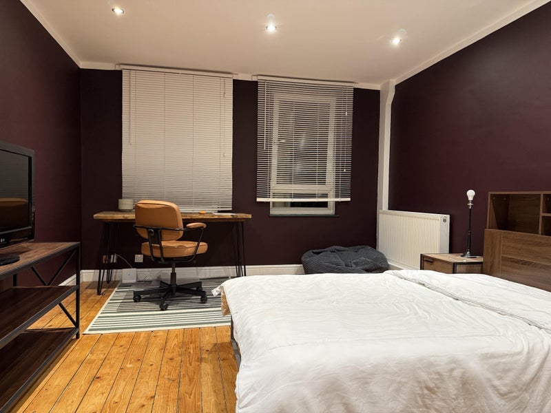 Room Sandringham Road in Greater London