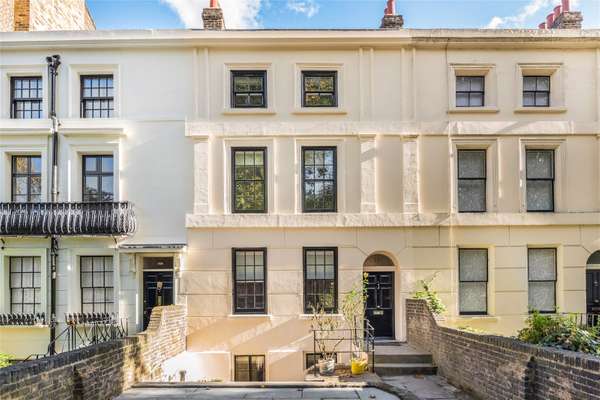 House Kennington Road in Greater London