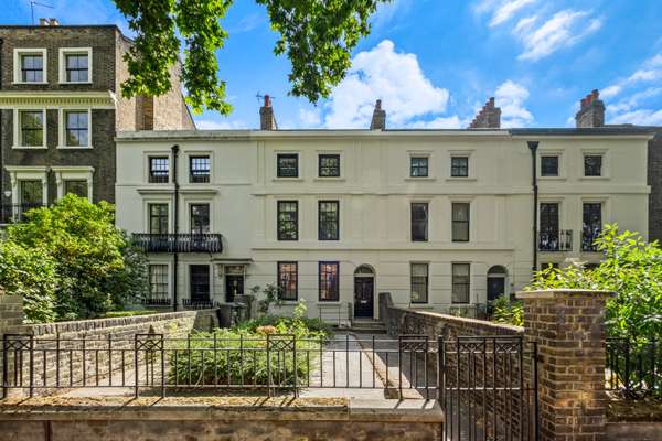House Kennington Road in Greater London