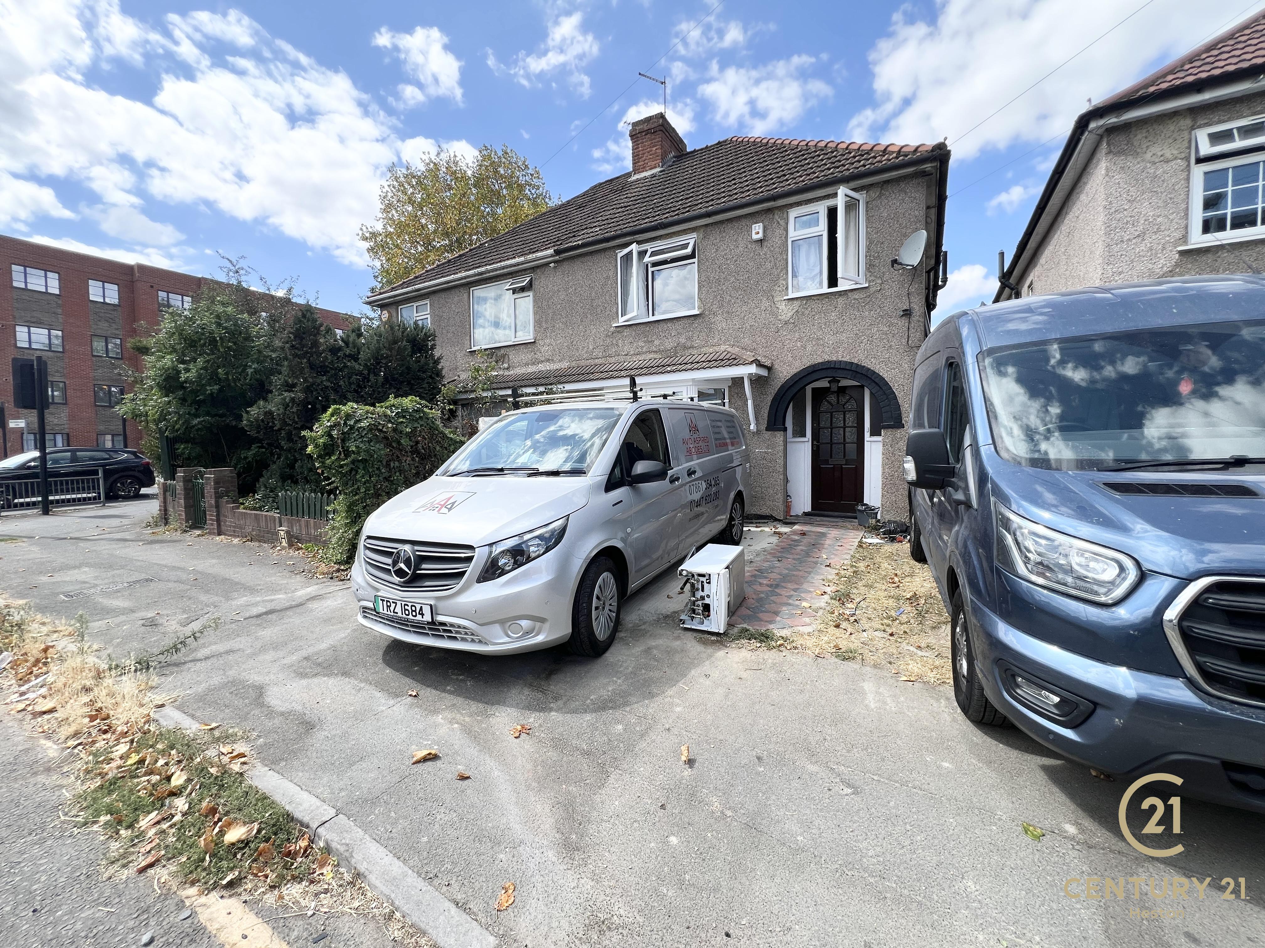 Flat North Hyde Gardens in Greater London