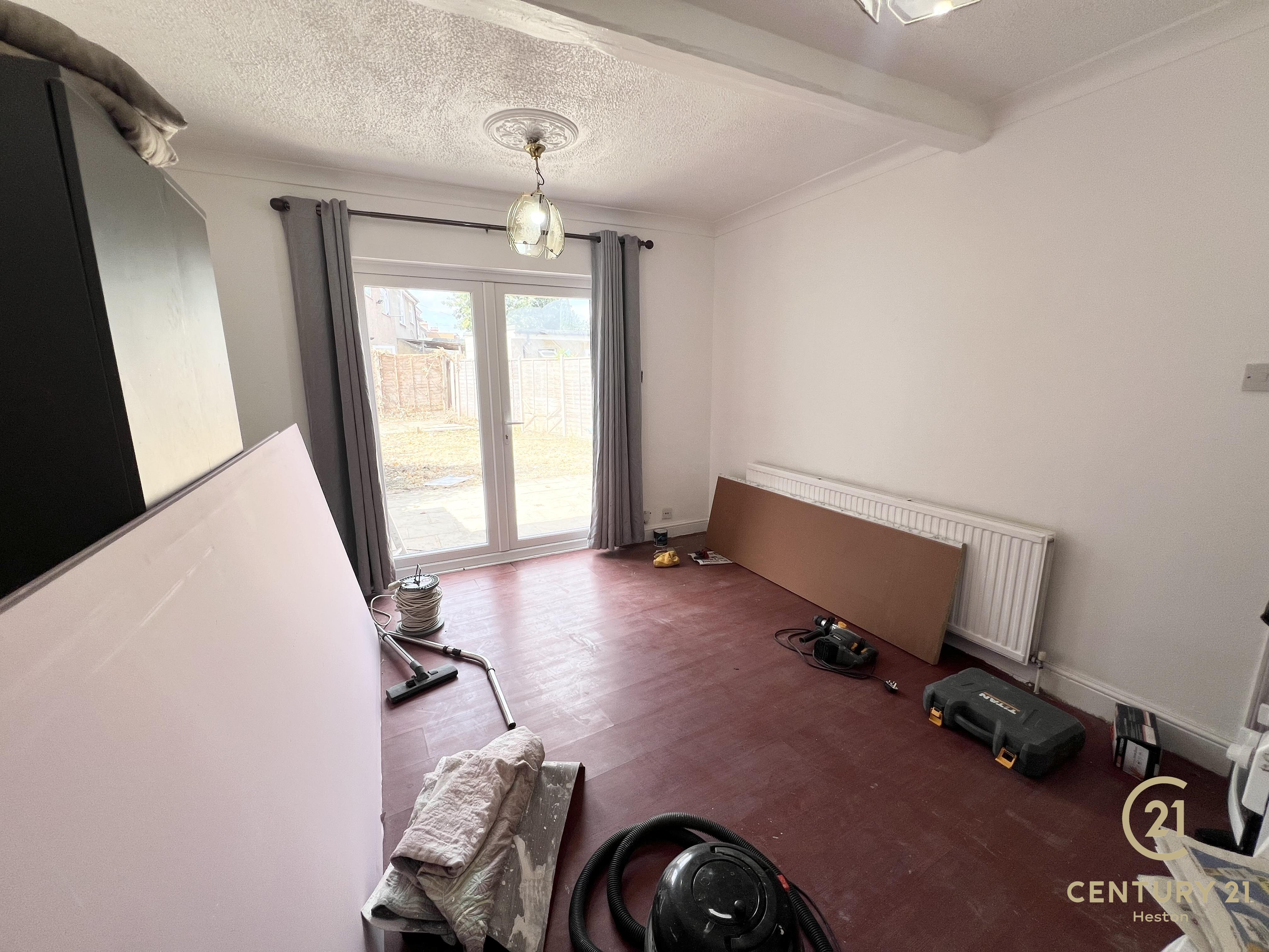 Flat North Hyde Gardens in Greater London