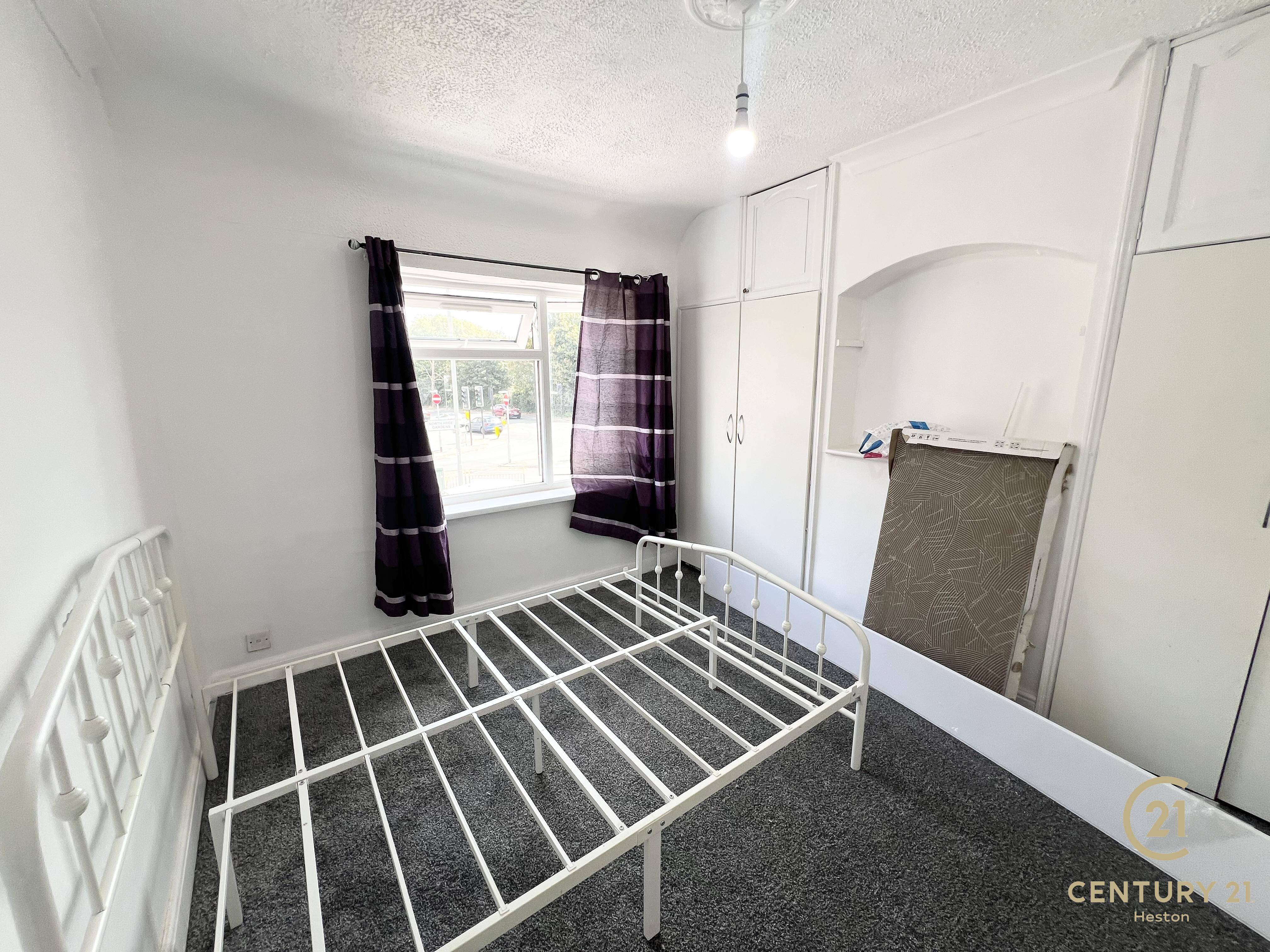 Flat North Hyde Gardens in Greater London