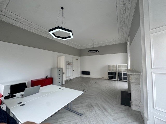 Flat Lansdowne Crescent in City of Edinburgh