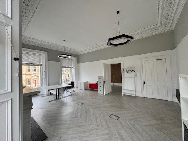Flat Lansdowne Crescent in City of Edinburgh