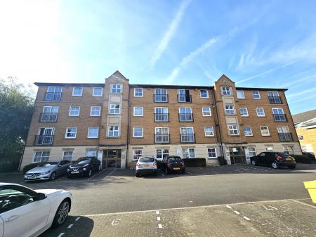 Flat Lion Court in Northampton
