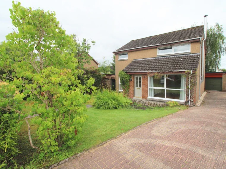House Birch Court in Doune