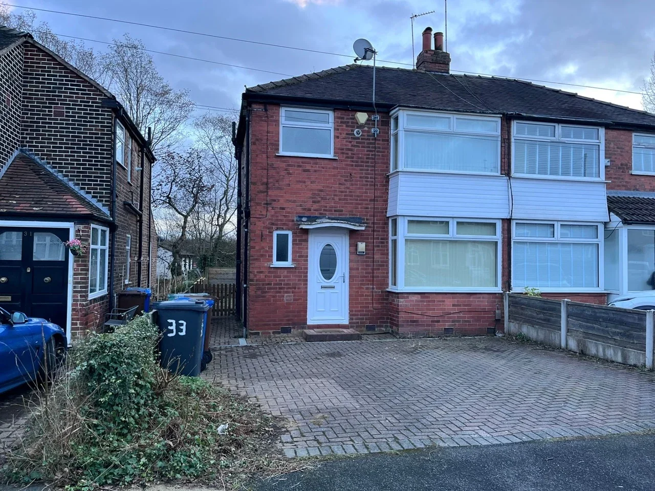 House Edgeware Avenue in Bury