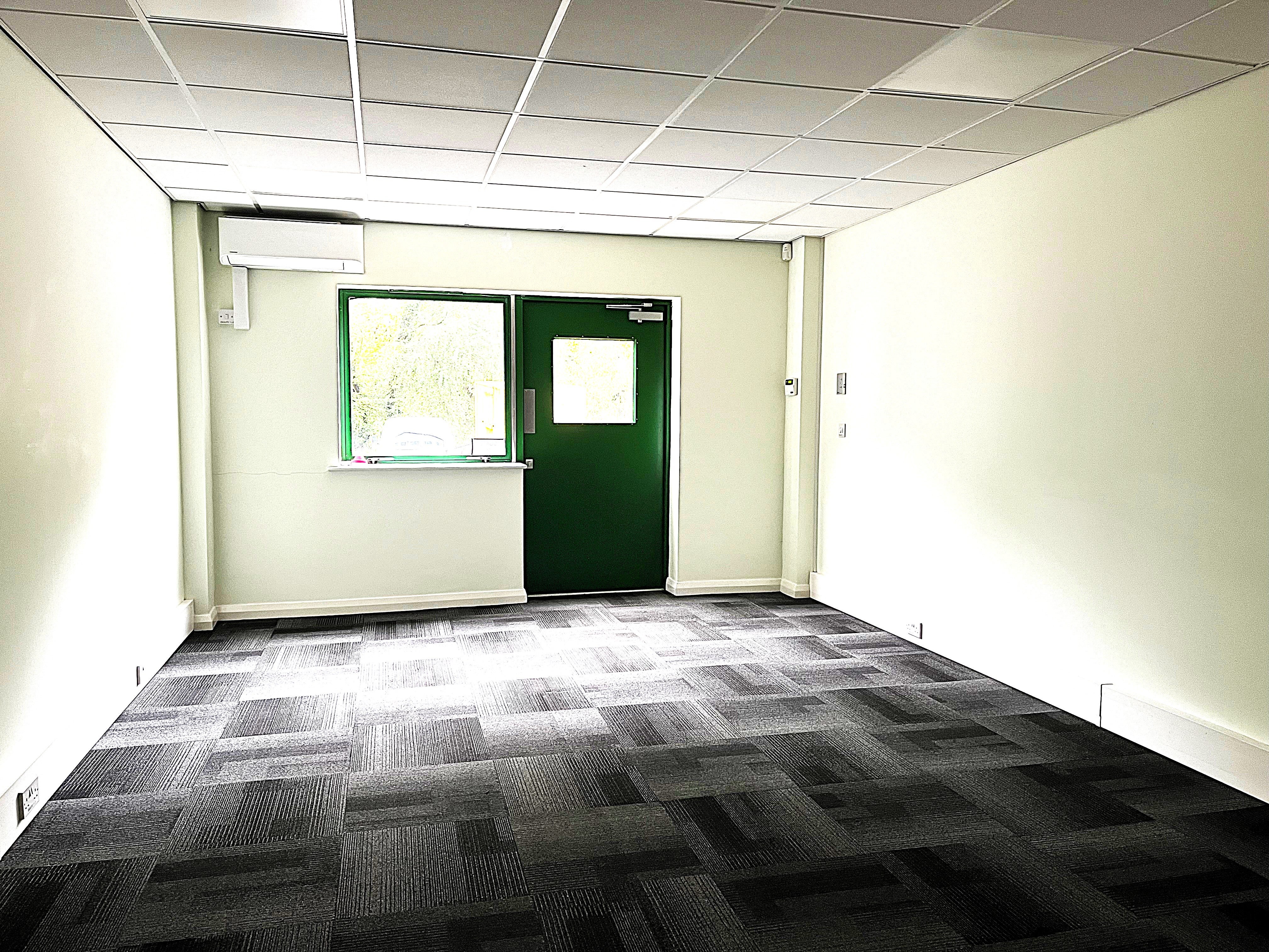 Flat Brunel Way in Stonehouse