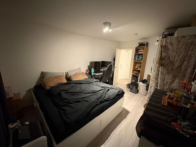 Flat Clarence Street in Greater London