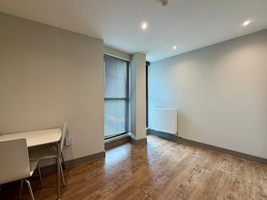 Flat Week Street in Maidstone