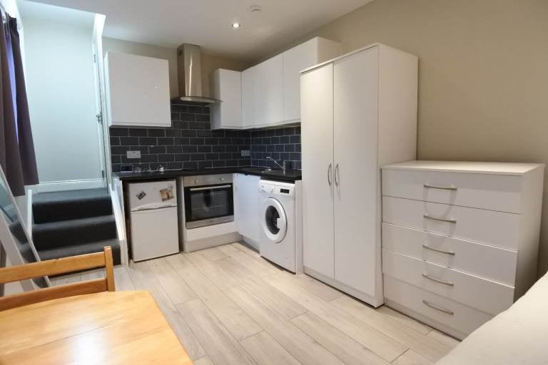 Flat Howard Road in Greater London