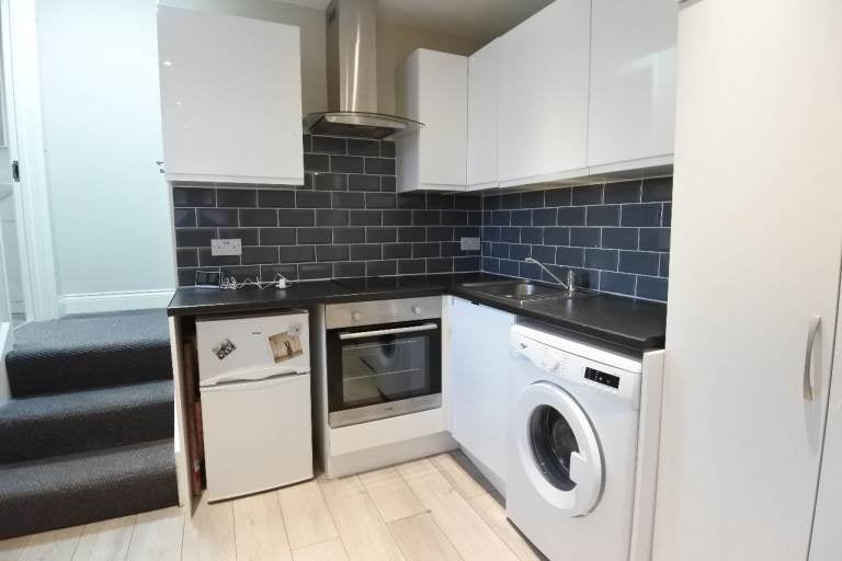 Flat Howard Road in Greater London