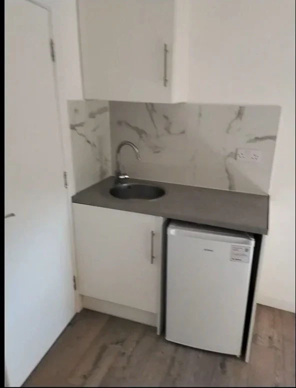 Flat Westbury Road in Greater London