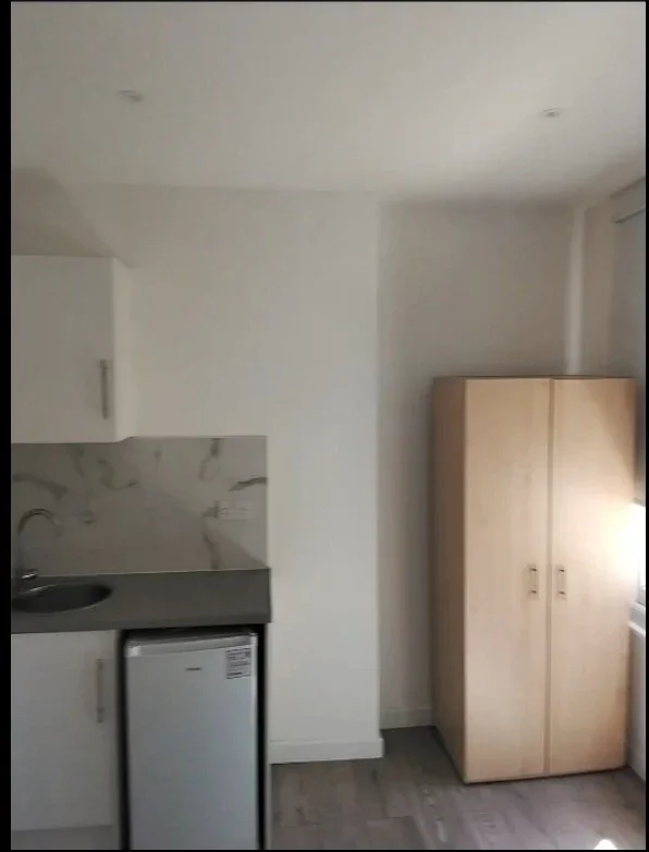 Flat Westbury Road in Greater London