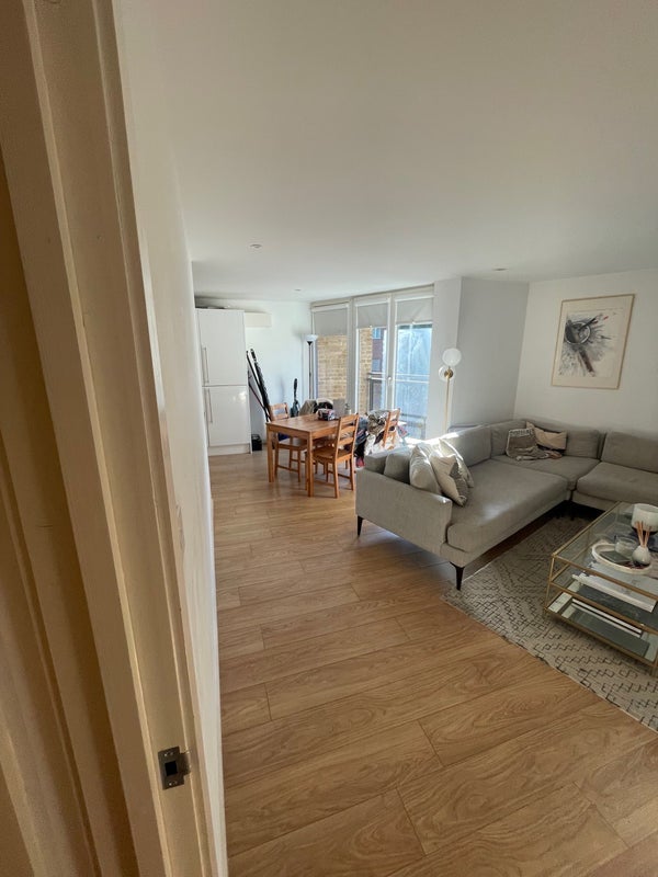 Flat Gresham Road in Greater London