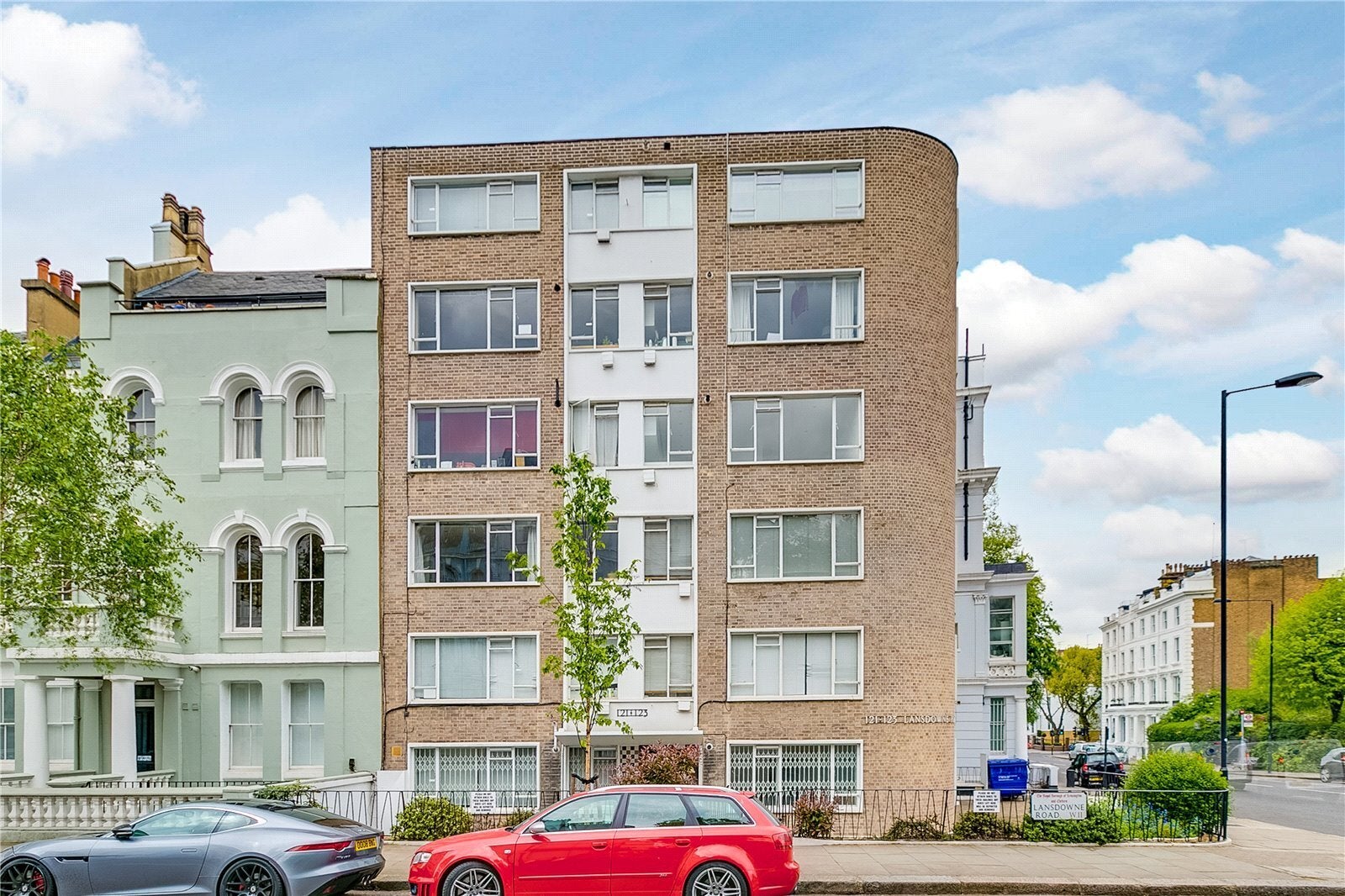 Flat Lansdowne Road in Greater London