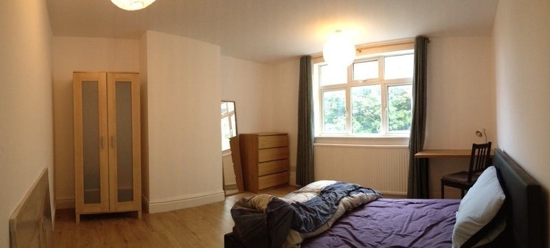 Room Mauldeth Road West in Manchester