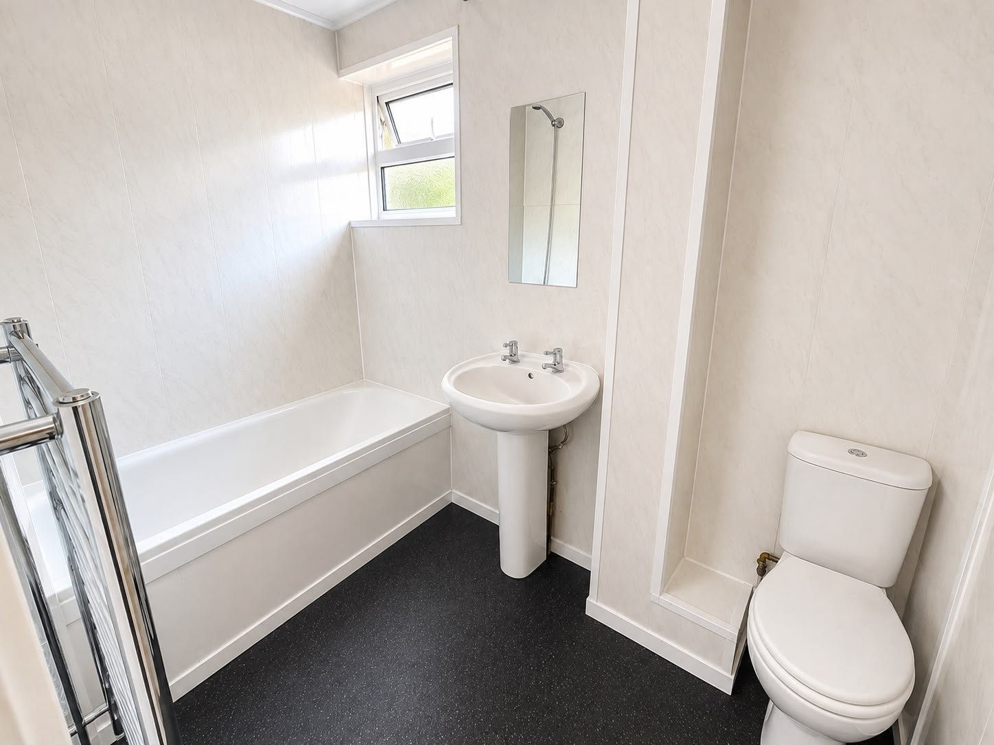 Flat Duffield Close in Greater London