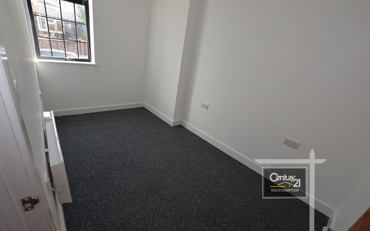 Flat Rockstone Lane in Southampton