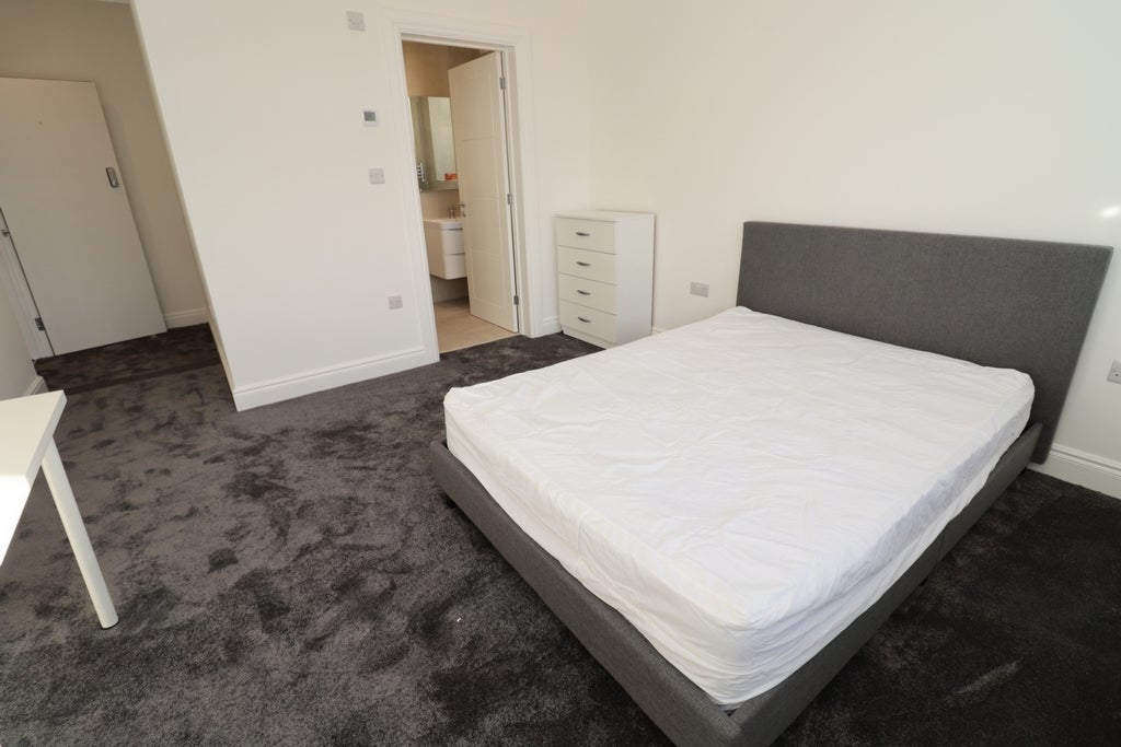 Room Globe Road in Greater London