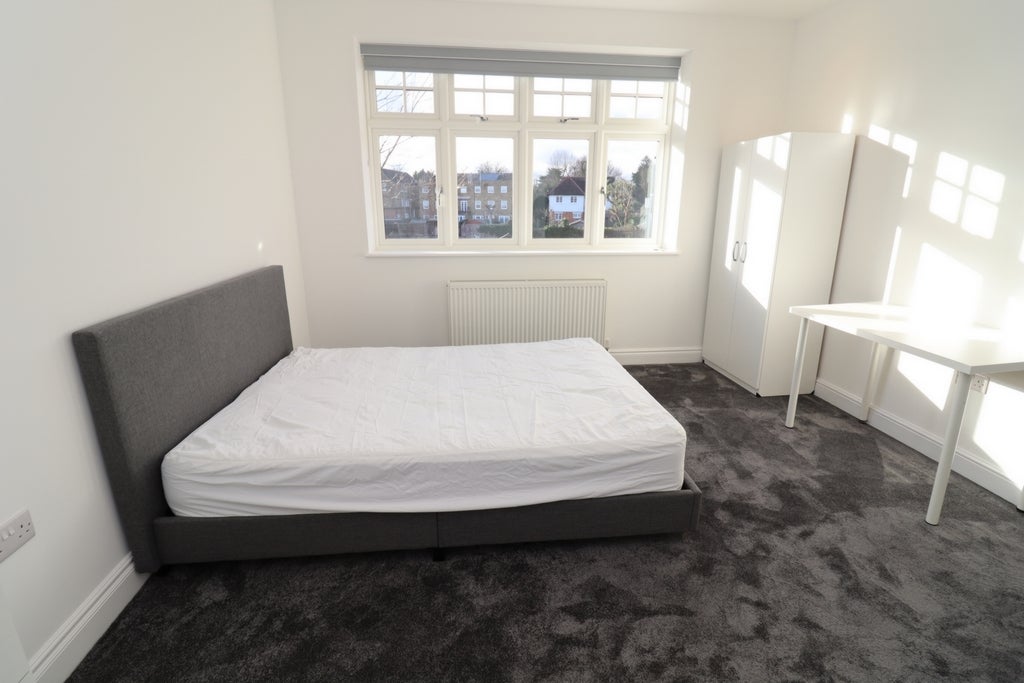 Room Globe Road in Greater London