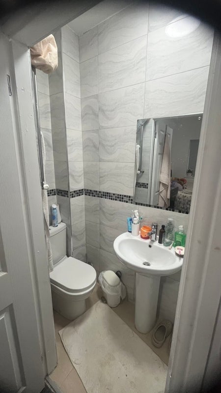 Room Dawlish Road in Birmingham