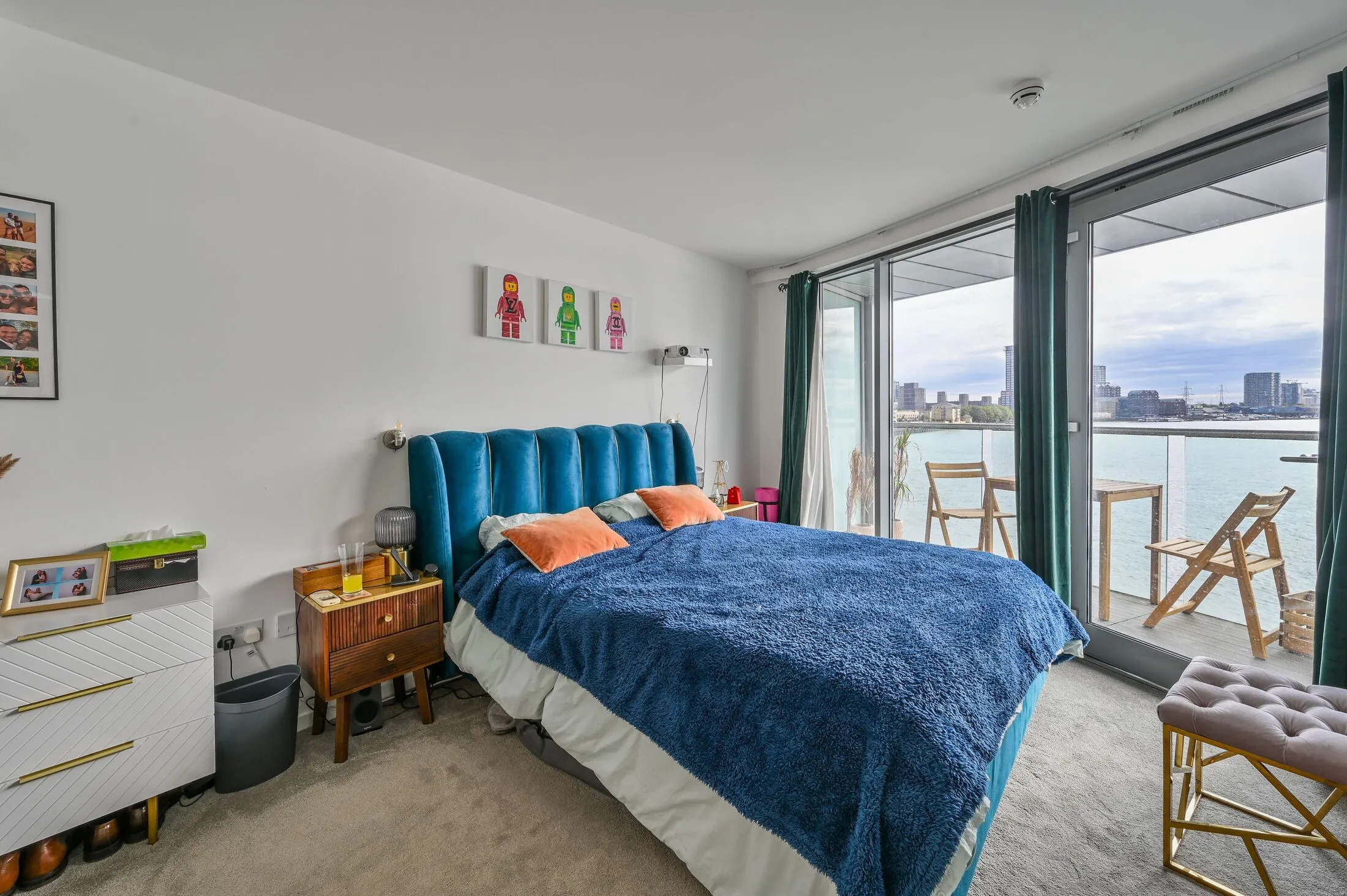 Flat Fairmont Avenue in Greater London
