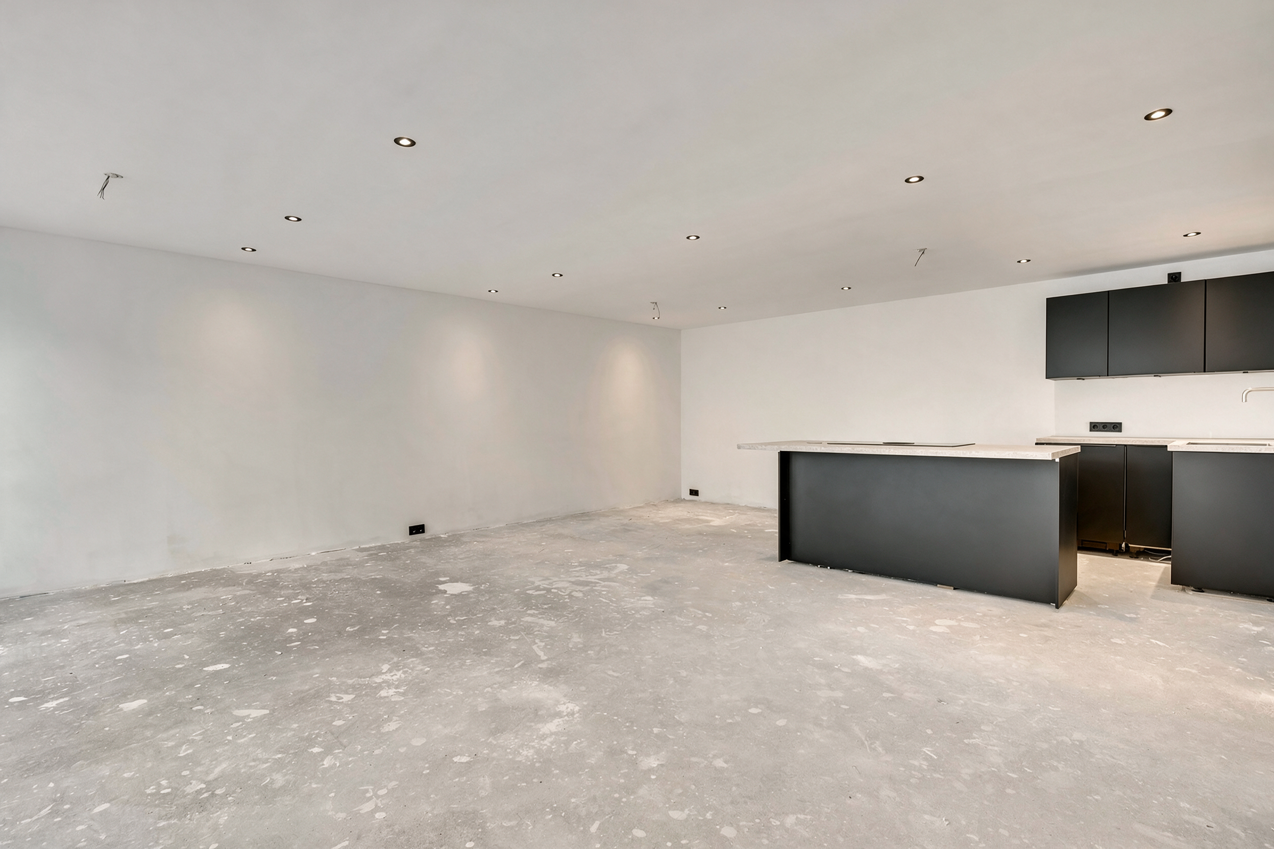 Tussenwoning te koop: Roermondseweg 11A, Weert