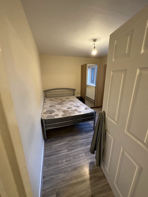 Room Leasow Drive in Birmingham