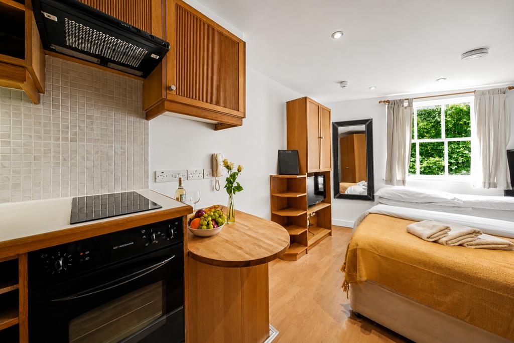 Flat Cartwright Gardens in Greater London