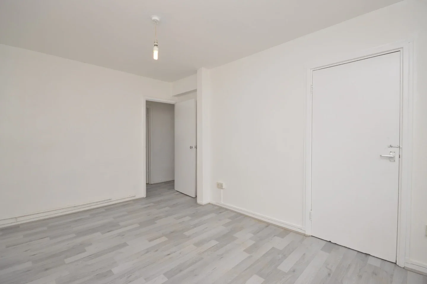 Flat Mountfield Road in Greater London