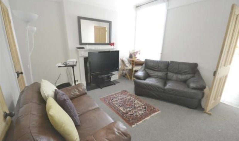 Room Adderley Road in Leicester