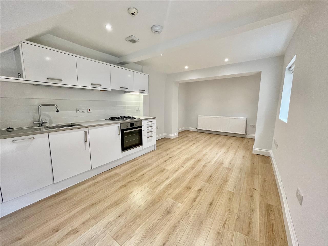 Flat Fortess Road in Greater London