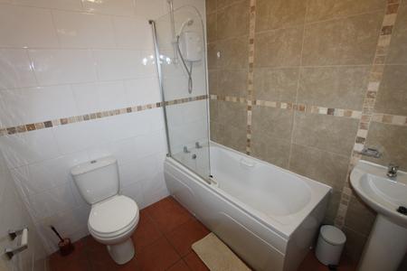 Room Powers Court in Royal Leamington Spa